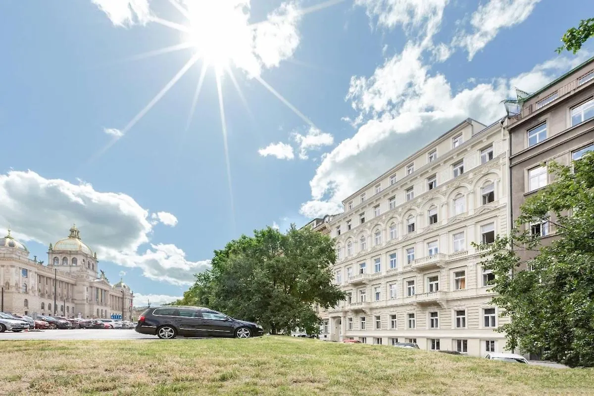 Small City Apartment Praga Czechy